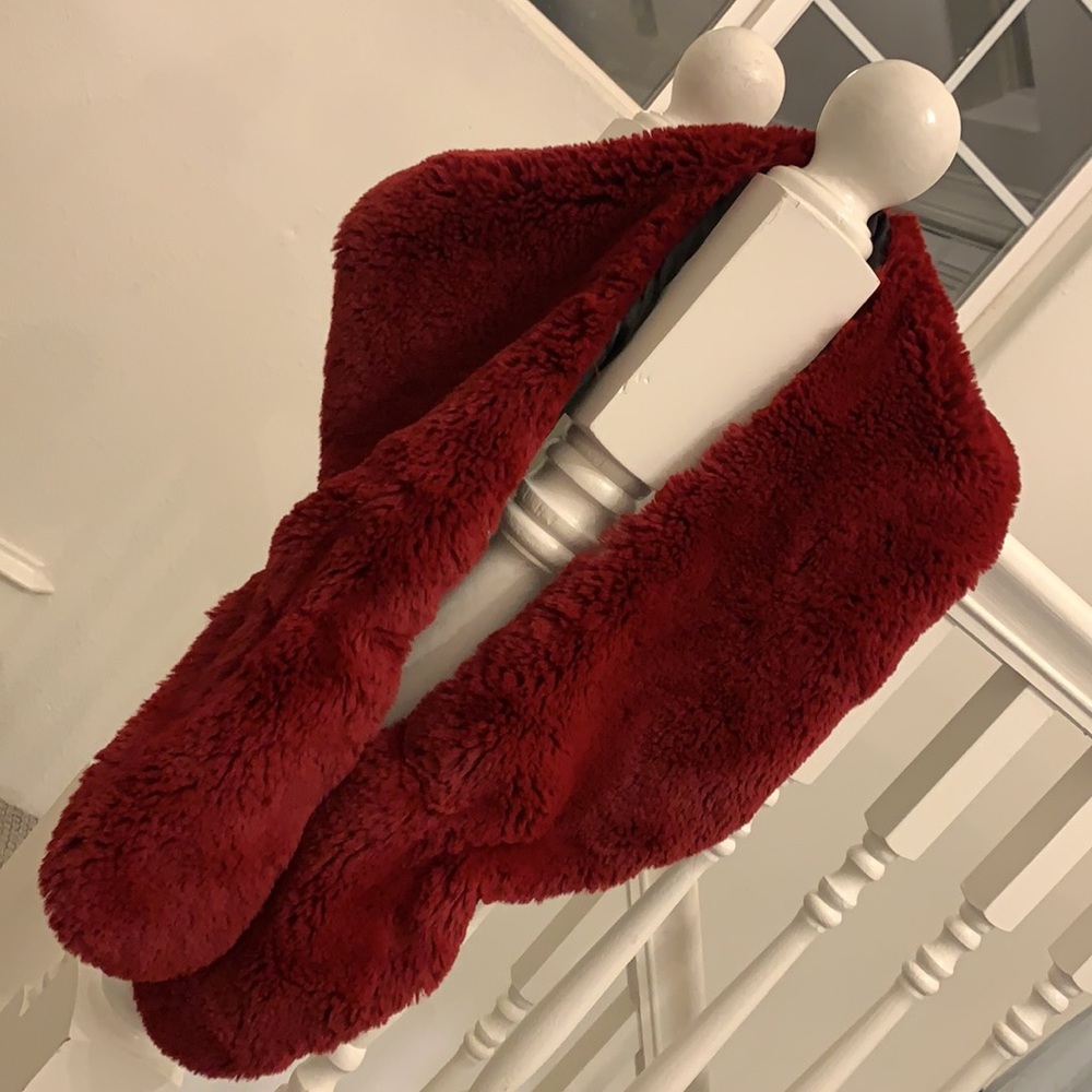 Frenzi Red Cozy Shawl